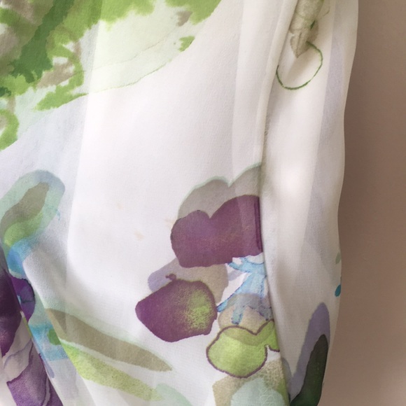 LE CHÂTEAU | Tie Neck floral blouse - Picture 6 of 8